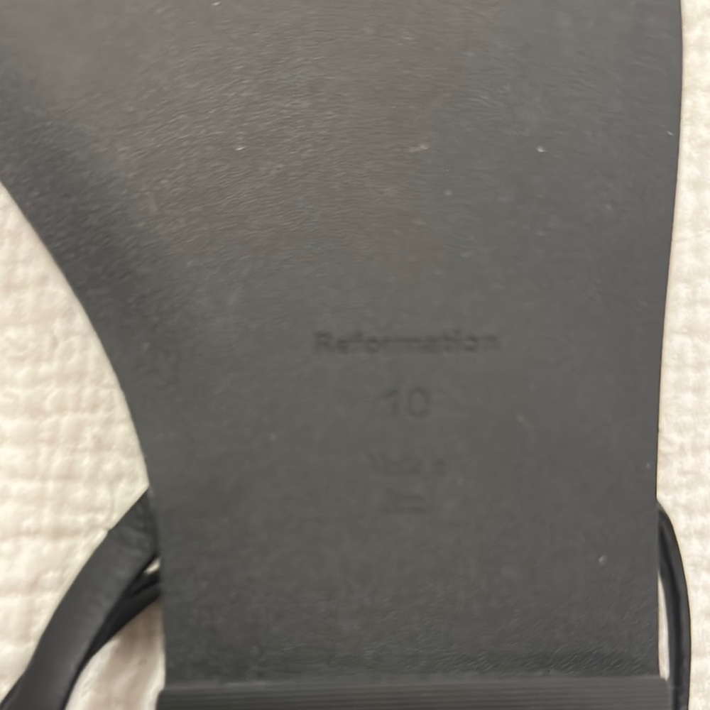 Reformation Black Minimalist Square-Toe Leather Sandals - Picture 10 of 12